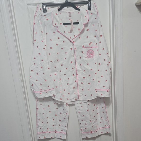 Victoria's Secret Other - Victoria's Secret White Pajama Set with Pink Trim and Floral Print